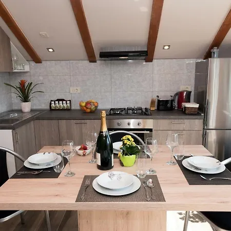 アパート Bella Vista