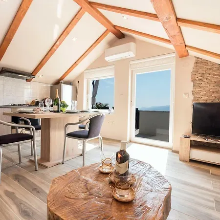 Bella Vista カスタヴ